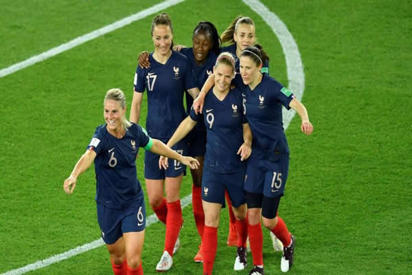 西班牙女vs日本女，巴黎奥运会女足直播