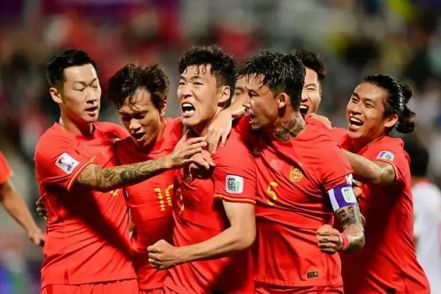 逆境中的坚守：中国男足如何在18强赛逆境中争取一线生机
